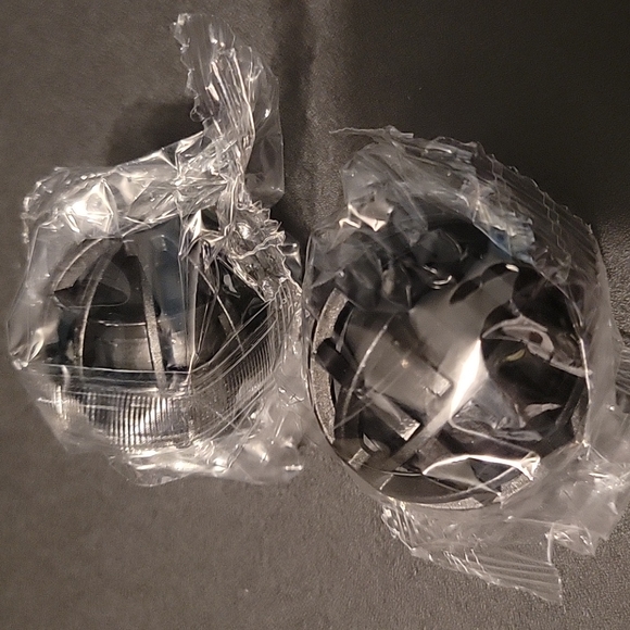 Bag Cleaning Ball - Picture 1 of 3